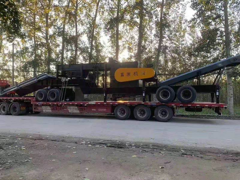 移動煤炭破碎機(jī)廠家發(fā)往內(nèi)蒙